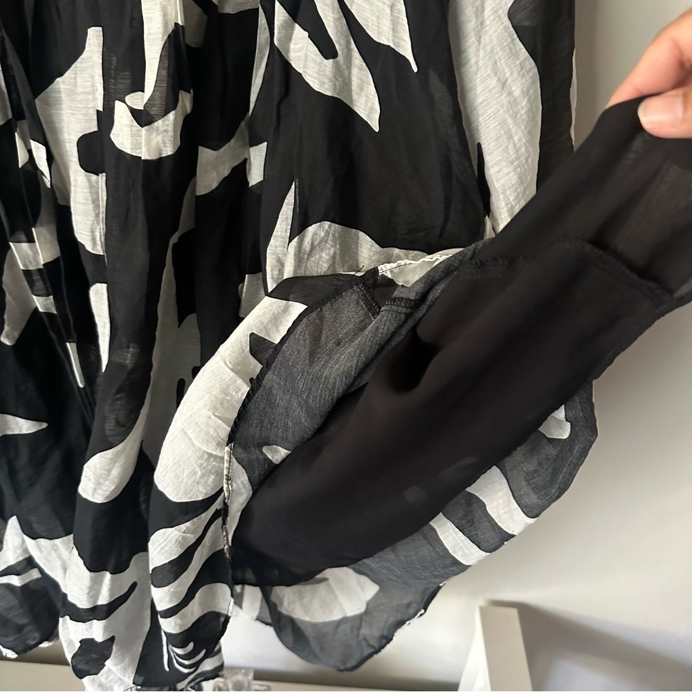 H&M Floral Flowy Long Sleeve Mini Dress in Black and White Small - Picture 9 of 11